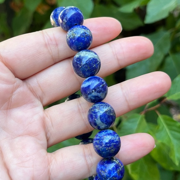 13mm stretchable lapis lazuli bracelet - Picture 2 of 9